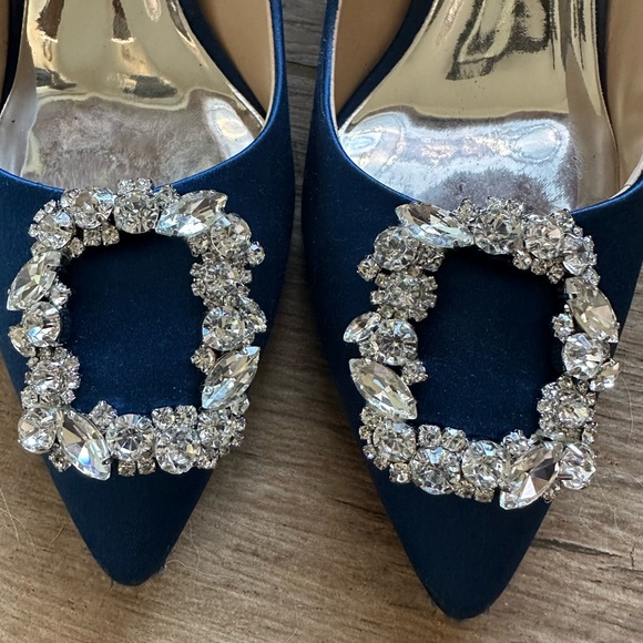 Gorgeous statin Badgley Mischka “Carrie” heels. Size 6 1/2. - Picture 6 of 10